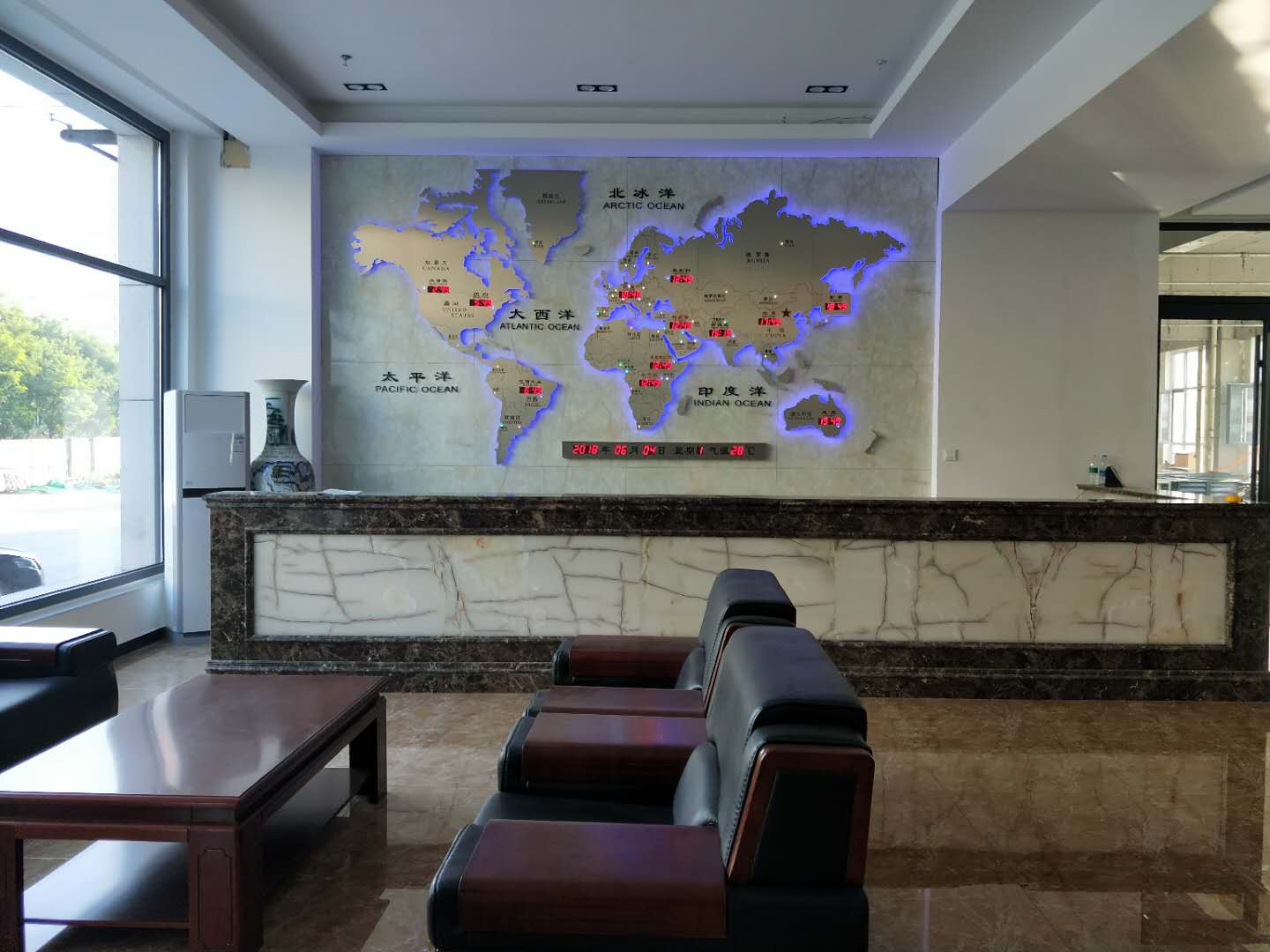 创新立体世界地图外型世界时间LED数字时钟/大厅墙面世界地图钟